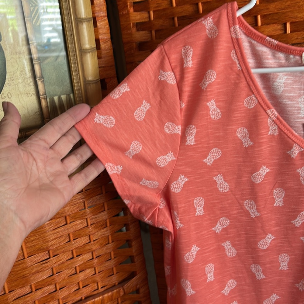 Pineapple print. ✂️ - Picture 2 of 3